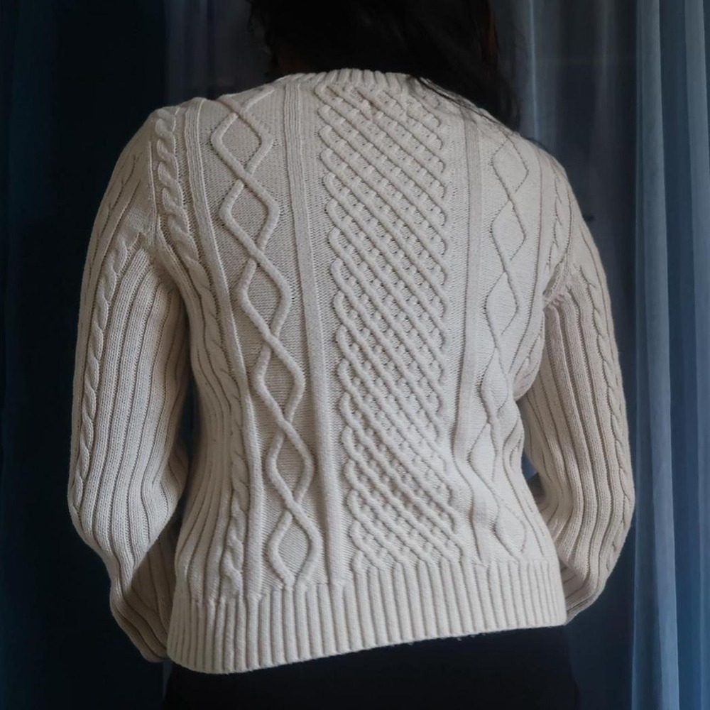 Cable-Knit Cream GAP Crewneck Sweater - Picture 4 of 6